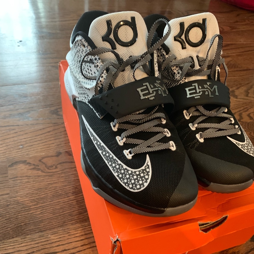 Rare Black and White KDs